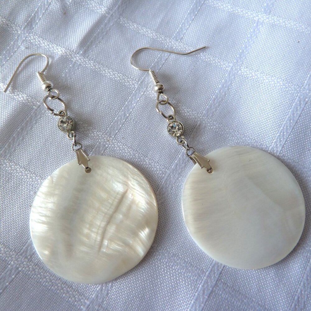 No978 Handmade earrings with shells
